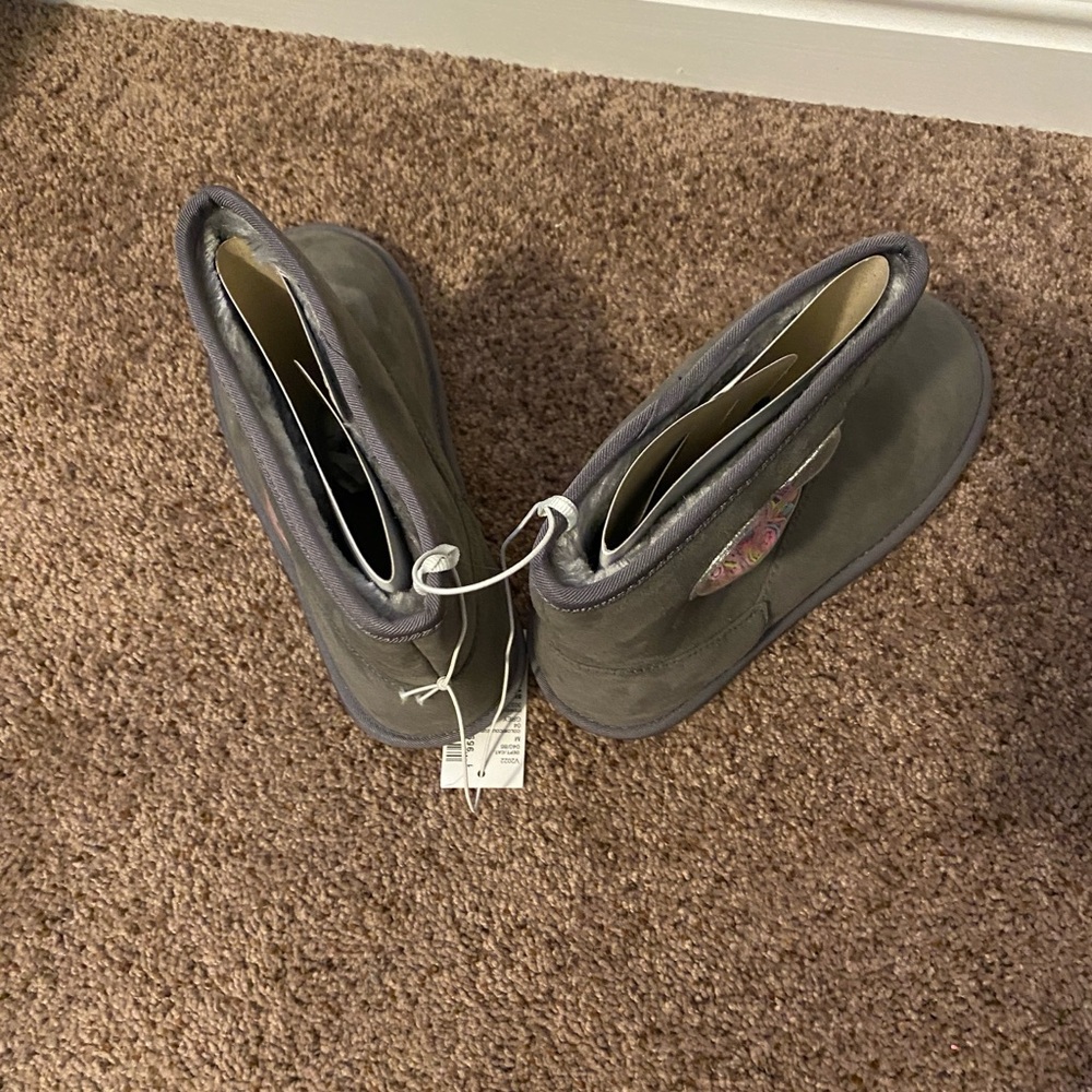 Brand New Girls Boots - Picture 6 of 6